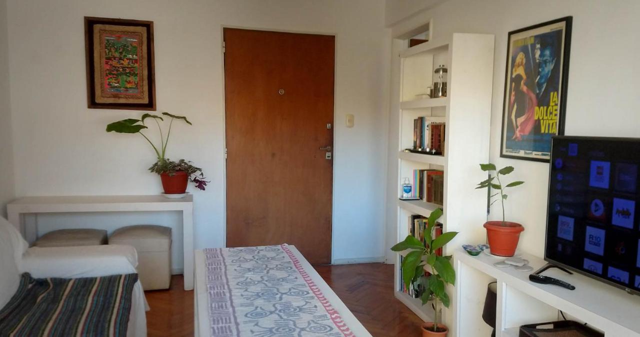 Depto 2 Ambientes Muy Luminoso Con Wifi Y Vista A La Plaza Apartment Buenos Aires Bagian luar foto