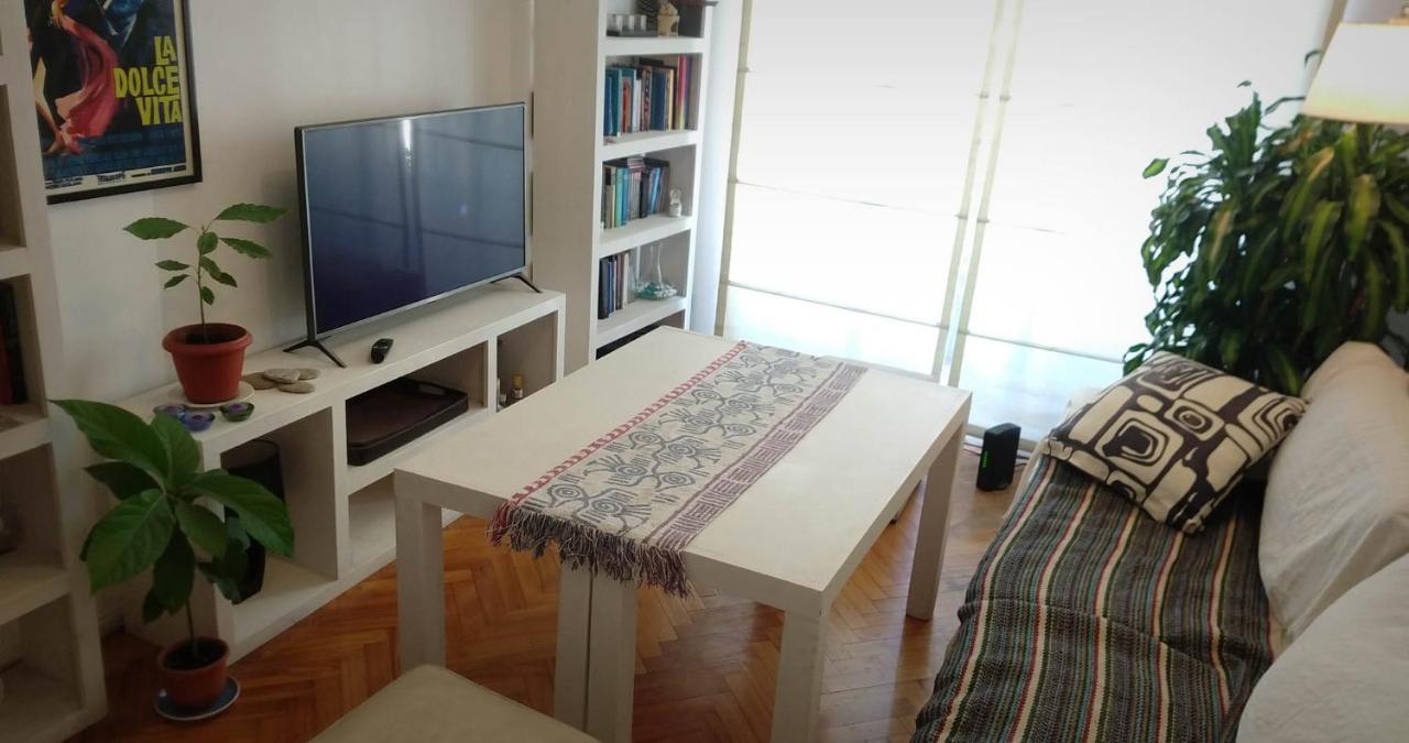 Depto 2 Ambientes Muy Luminoso Con Wifi Y Vista A La Plaza Apartment Buenos Aires Bagian luar foto