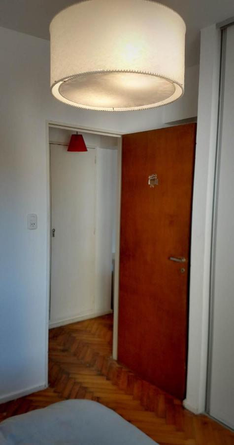 Depto 2 Ambientes Muy Luminoso Con Wifi Y Vista A La Plaza Apartment Buenos Aires Bagian luar foto